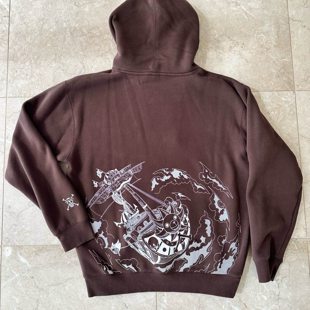 One Piece Sunny Go Hoodie with Graphic Design in Size M